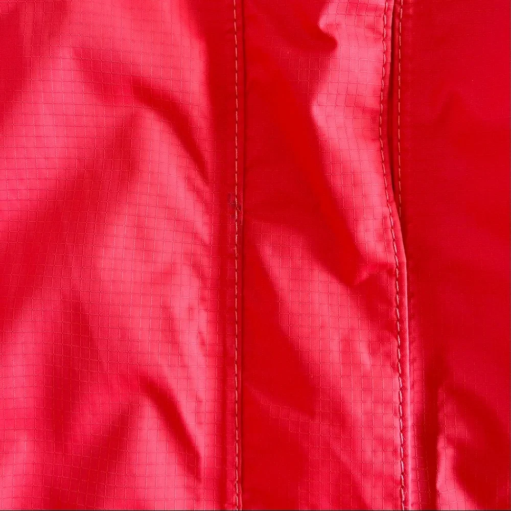 The North Face Venture Lightweight Rain Jacket - Picture 11 of 12